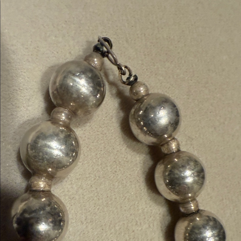 Elegant Sterling Silver Pearl Necklace - Picture 4 of 4